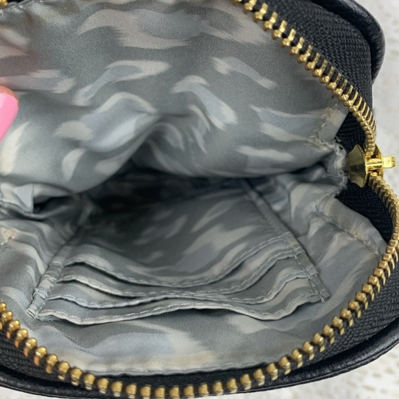 Aimee Kestenberg Black Leather Crossbody Bag Gold Zip & logo Camo Lined Tassel - Picture 6 of 13